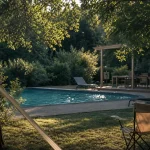 Camping les granges vayrac : piscine chauffée et verdure, près de la Dordogne