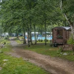 Camping les cascades dordogne bord du Céou, piscine chauffée et hébergements nature