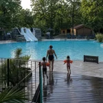 Camping lou castel dordogne : piscine chauffée 4 étoiles, famille et enfants