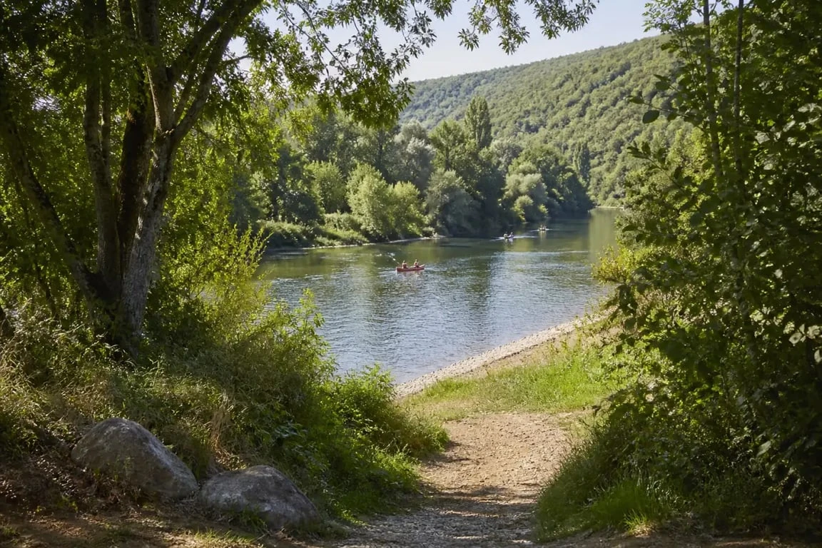 Camping beau rivage dordogne : accès direct à la Dordogne et ambiance vacances nature